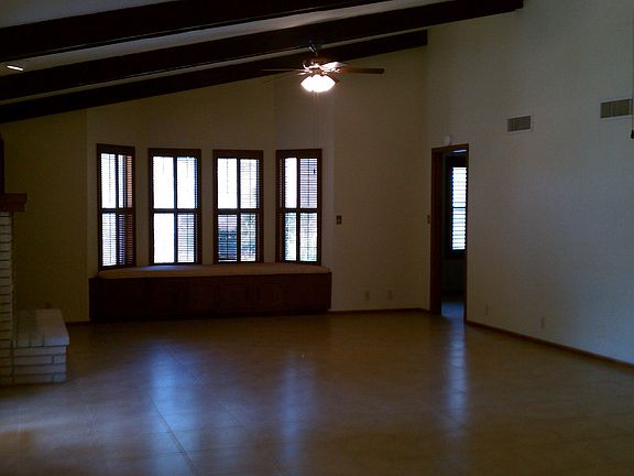 4th image of 715 Garrison Dr