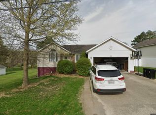 215 Wildwood St, Star City, WV