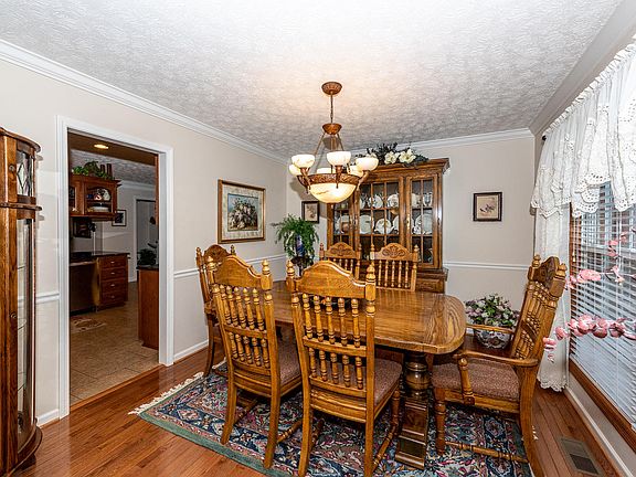 3rd image of 710 Staffordshire Ct