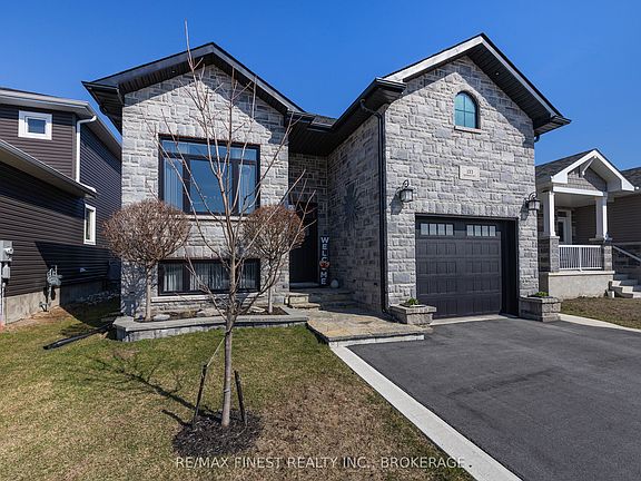 3rd image of 133 Brennan Cres