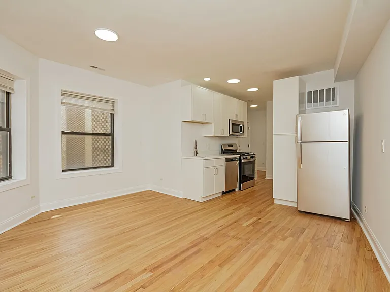 37 SQUARE APARTMENTS — Photo 18