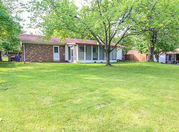 3rd image of 3683 Monsols Dr