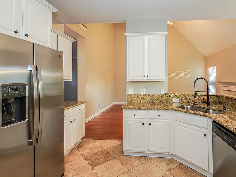 406 Bonita Pkwy — Photo 9