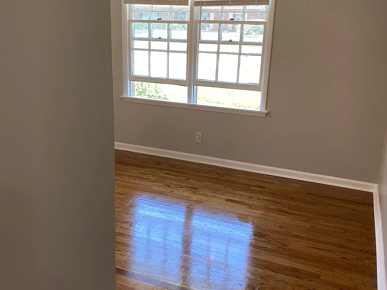 1013 Washington Ave — Photo 4