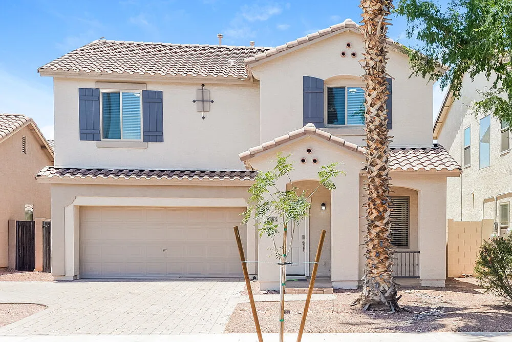 4 bed, 2.5 bath, 2159 sqft, $2,680 — Photo 2