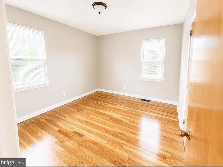 808 Delaware Ave — Photo 9