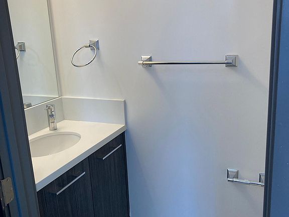 5th image of 3815 W Avenue 43 #205