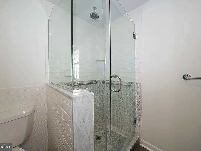 1640 Oakwood Dr #W-216 — Photo 27