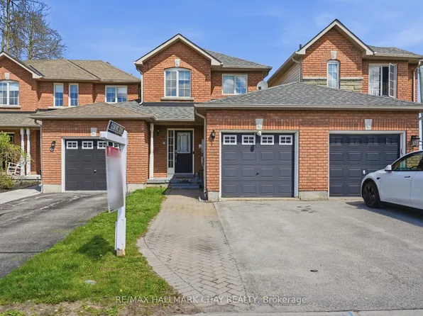 4 Hawthorne Cres, Barrie, ON L4N 8K1