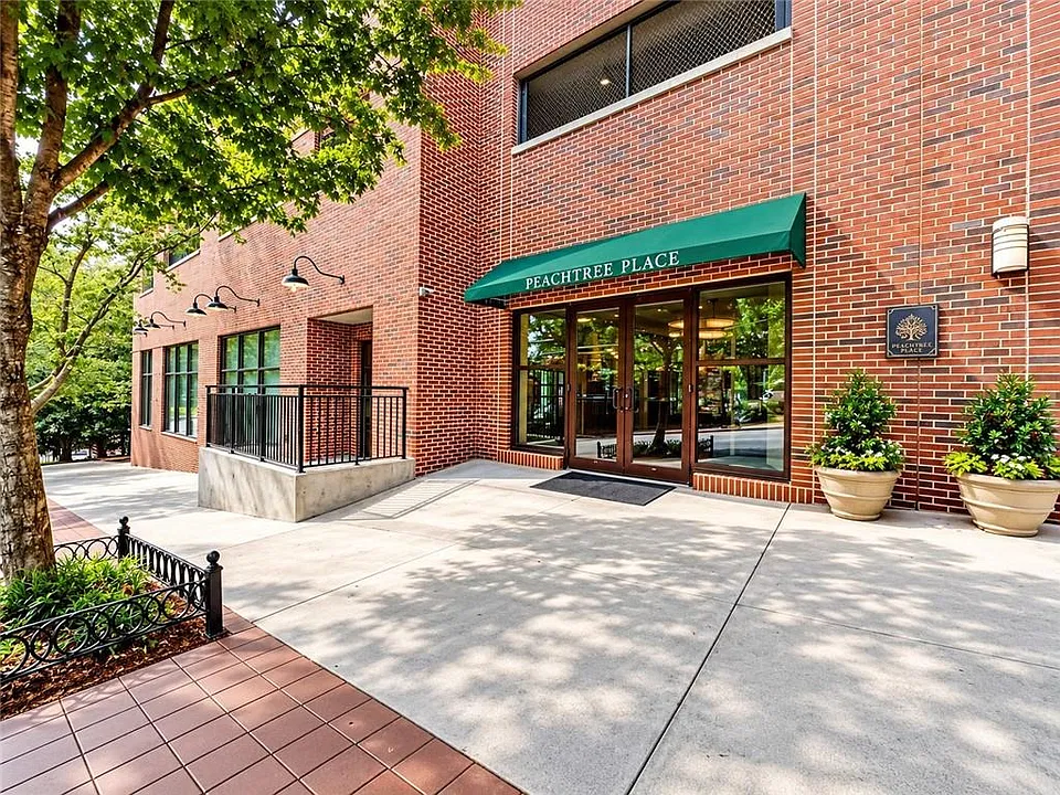 115 W Peachtree Pl NW #605