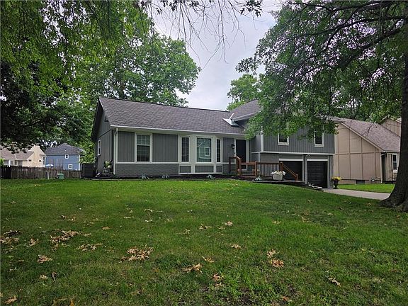 2nd image of 3710 NE Beechwood Dr