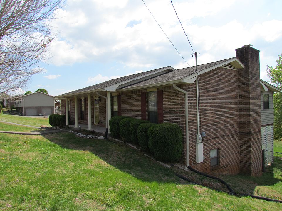 1st image of 460 Avery Cir