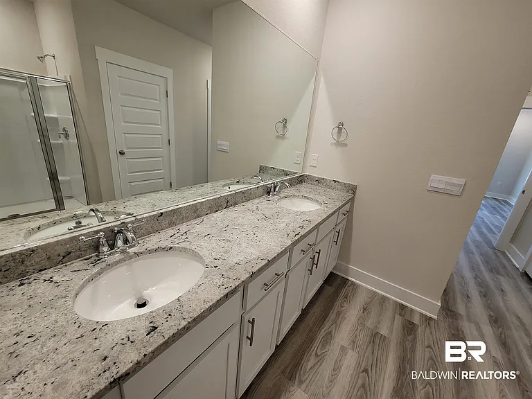1045 Hayward Loop — Photo 11