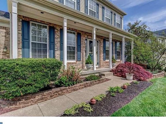 3rd image of 3728 Highland Dr