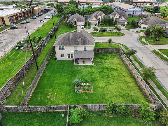 2nd image of 356 Century Oaks Ln