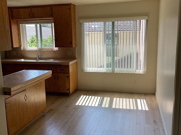 2nd image of 215 N Myrtle Ave #17309692