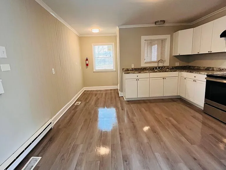 3261 University Pkwy #B — Photo 4