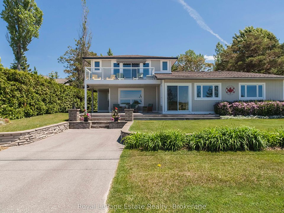 1st image of 319 Lakeshore Blvd N