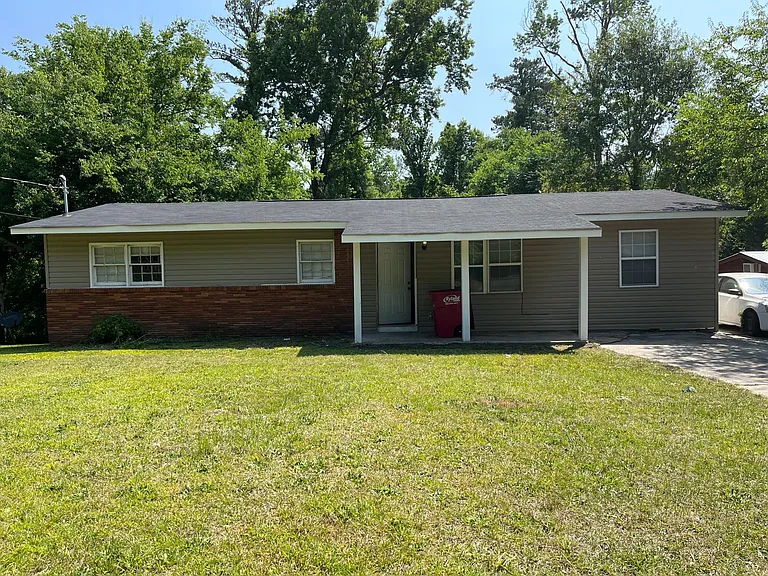 3679 Lindsey Dr — Photo 9