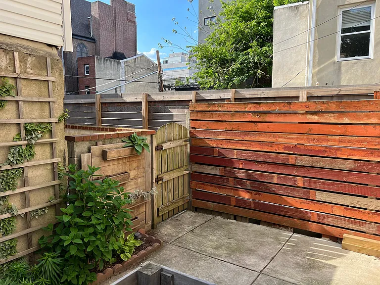 712 S 18th St — Photo 19