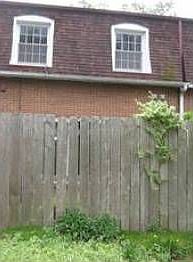 2nd image of 2882 Chateau Cir