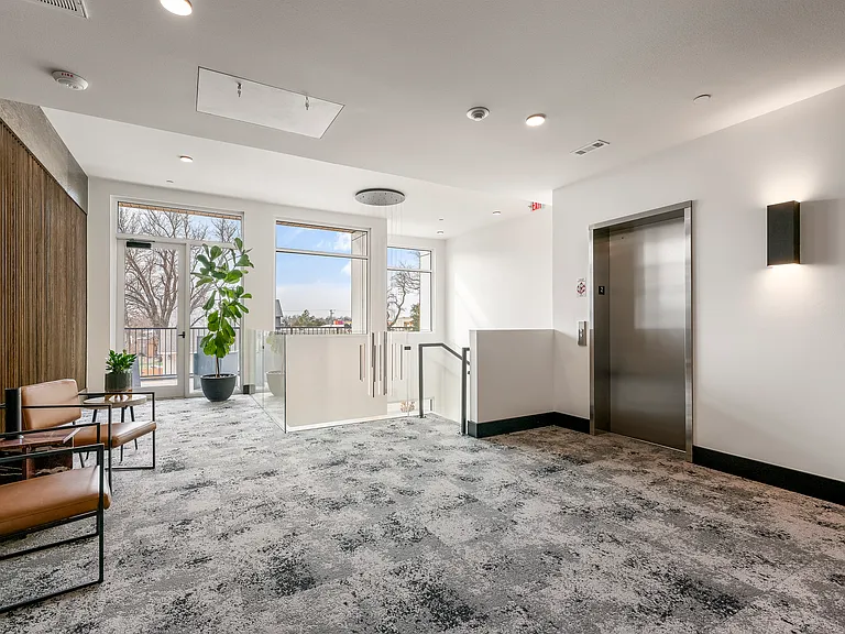 905 SE 4th St #203 — Photo 4