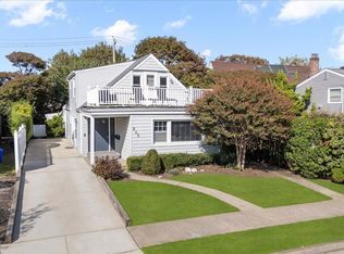845 E Walnut St, Long Beach, NY 11561