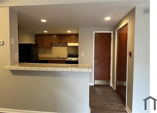 1 bed, 600 sqft, $1,200 — Photo 4