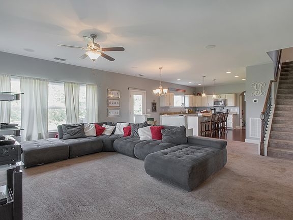 4th image of 2100 Chaucer Park Ln