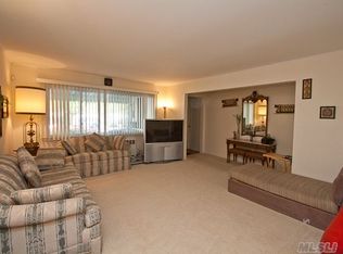 1054 Martin Pl, Valley Stream, NY 11580