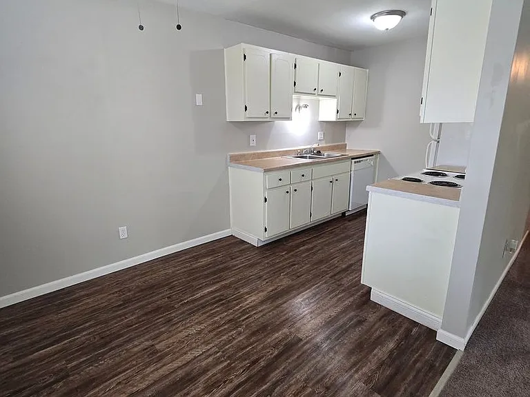 3224 N Talbot Ave — Photo 8