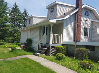 12 Glenwood Rd, Troy, NY 12180