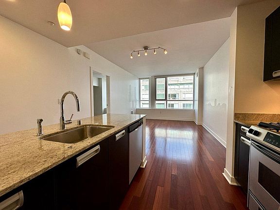 3rd image of 300 Berry St Unit 1402