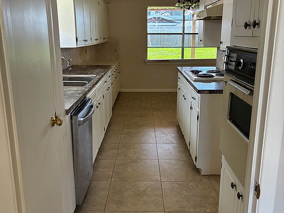 5th image of 1002 E X St