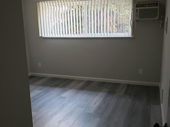 2nd image of 5130 Woodman Ave #22-5150