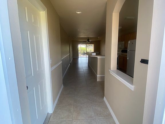 5th image of 722 SW 35th St