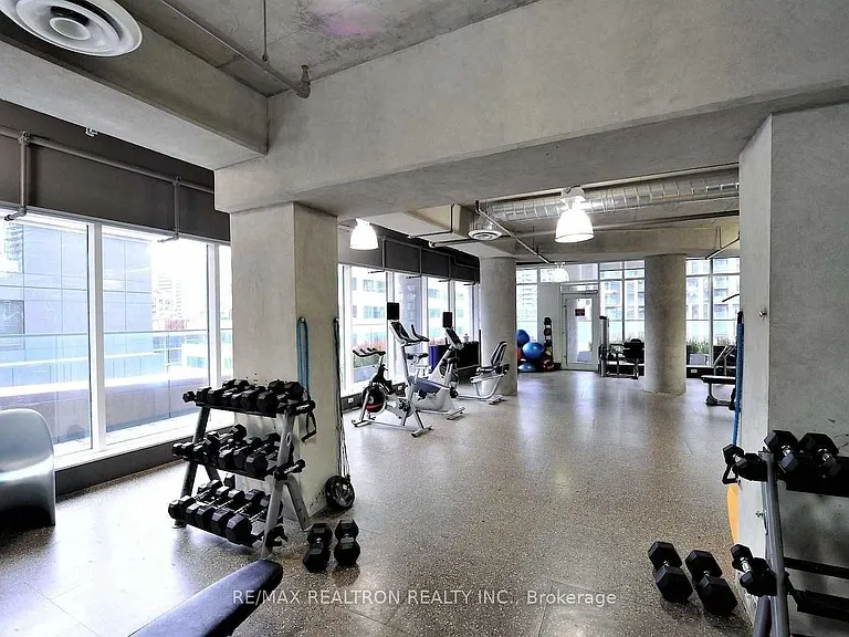 21 Widmer St #2906 — Photo 17