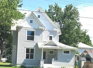 105 E North St, Walnut, IL 61376