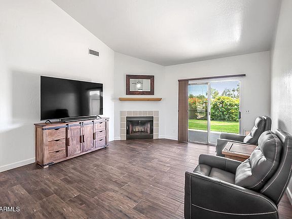 4th image of 703 N BRANDON Drive