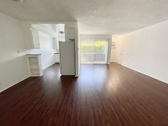 4th image of 915 N Spaulding Ave #4A