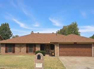 2517 W Olympic Dr, Yukon, OK 73099