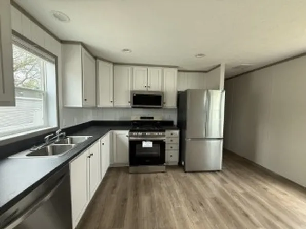 8580 Sunny Ln SW #109, Byron Center, MI 49315