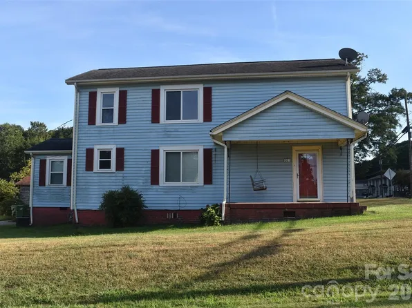 301 Highland St, Mount Holly, NC 28120