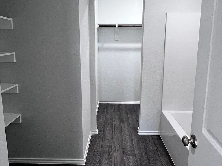 108 Dotty Lou St — Photo 2