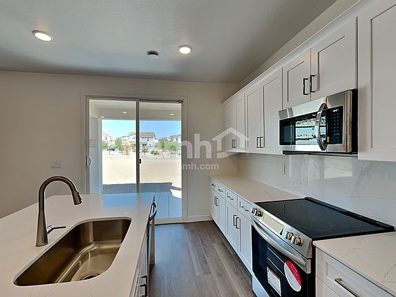 3rd image of 18448 W Cottontail Ln