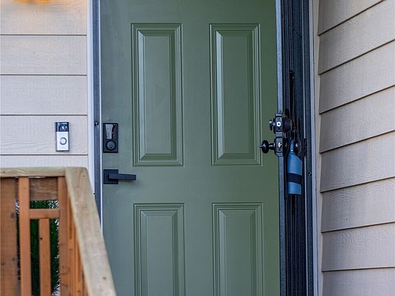4th image of 1422 E Wright Avenue