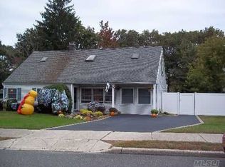 23 Awixa Pl, Selden, NY 11784