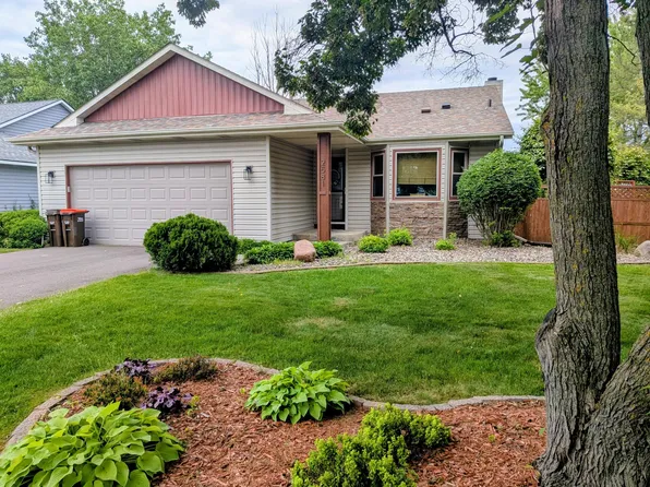 2581 Henslow Ave N, Oakdale, MN 55128