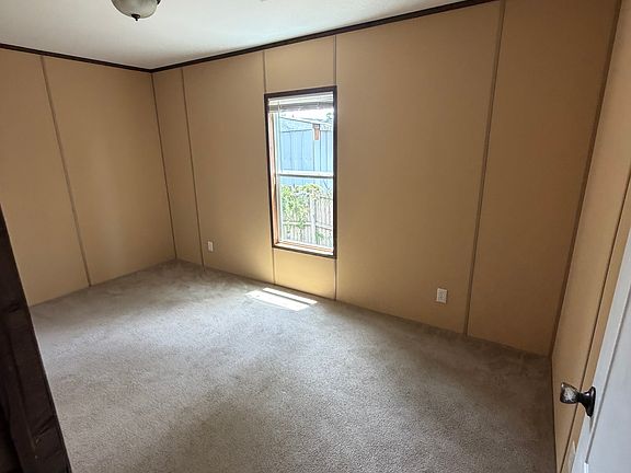 3rd image of 106 Kenwood Ave