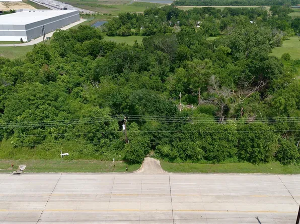 6210 Thompson Rd, Baytown, TX 77521